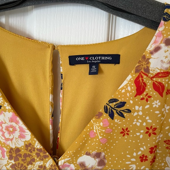 Floral Romper - Picture 2 of 4